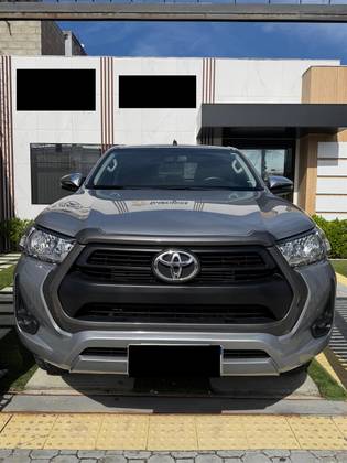 TOYOTA HILUX 2.8 D-4D TURBO DIESEL CD SR 4X4 AUTOMÁTICO